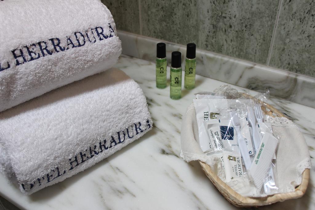 Hotel Herradura Santiago de Compostela Bagian luar foto