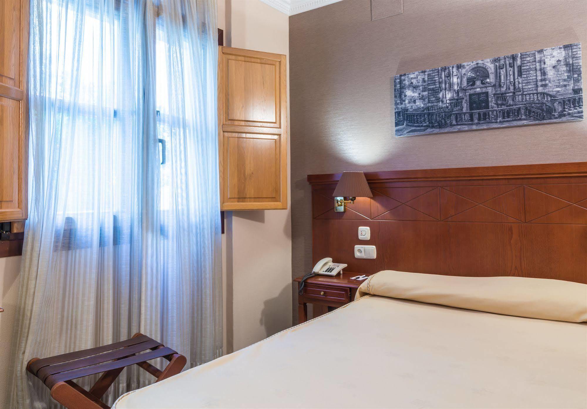 Hotel Herradura Santiago de Compostela Bagian luar foto